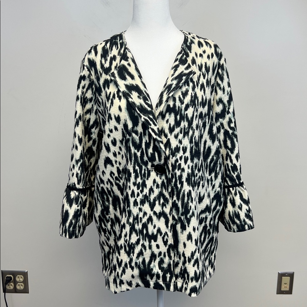 Multiples Black & White Leopard Print Jacket with pockets & Ruffle Sleeve Size L